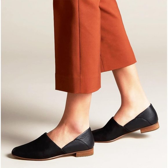 CLARKS Womens Size 8M Pure Tone Loafer Flats in Black Nubuck/Leather Combination - Picture 1 of 8